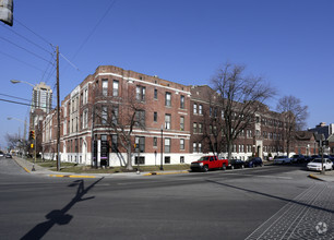 Building Photo - The Richelieu