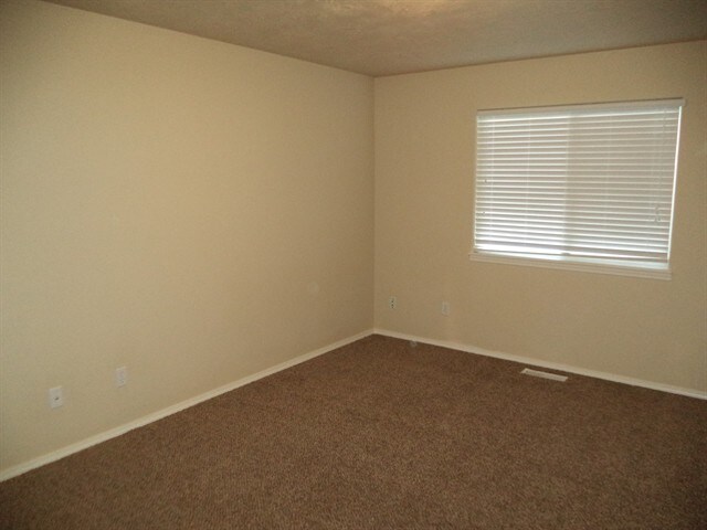 Building Photo - 1330 N Andrew Dr