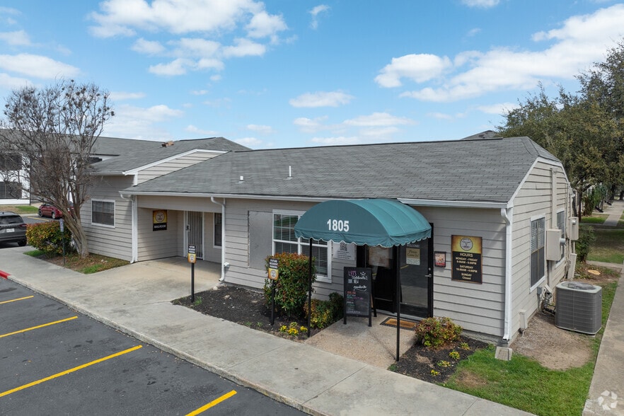 Leasing Office - Ranch at 1856 Apartments