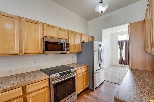 Building Photo - Beautiful 4 bed 3.5 Bath House in NE Fort Collins!