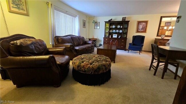 Building Photo - 2319 Green Acres Dr