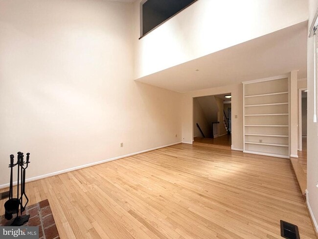 Building Photo - 7418 Crestberry Ln