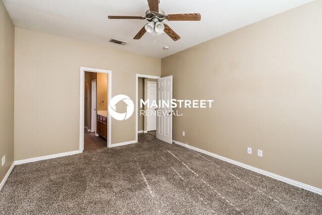 Building Photo - 3 Bedroom Pet-Friendly Home in Crowley, TX with Main Street Renewal