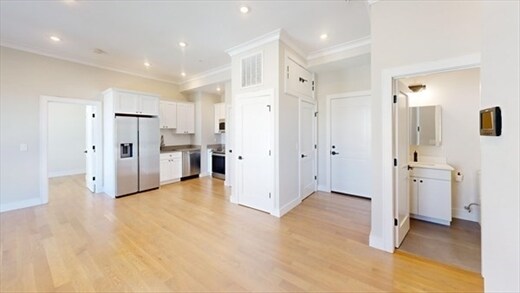 Primary Photo - 16 Highgate St