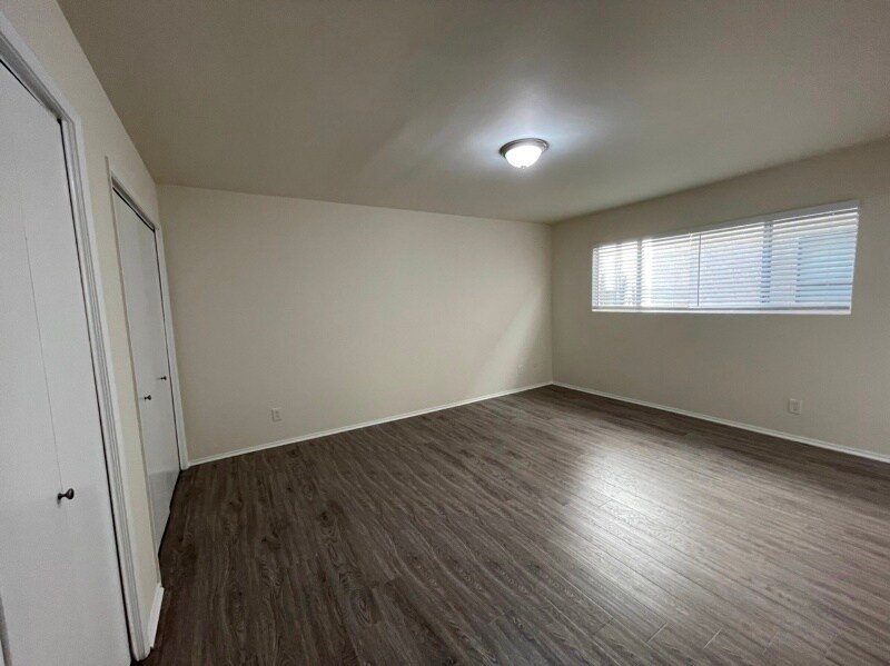 Building Photo - 840 3rd St