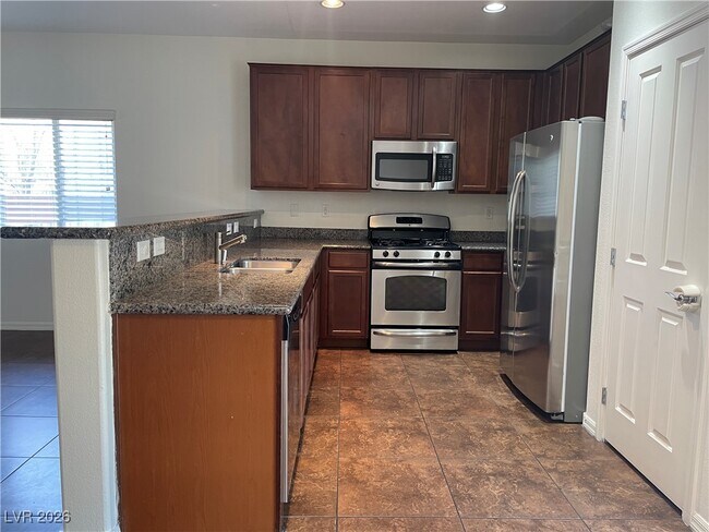 Building Photo - 10188 Cougar Crossing St