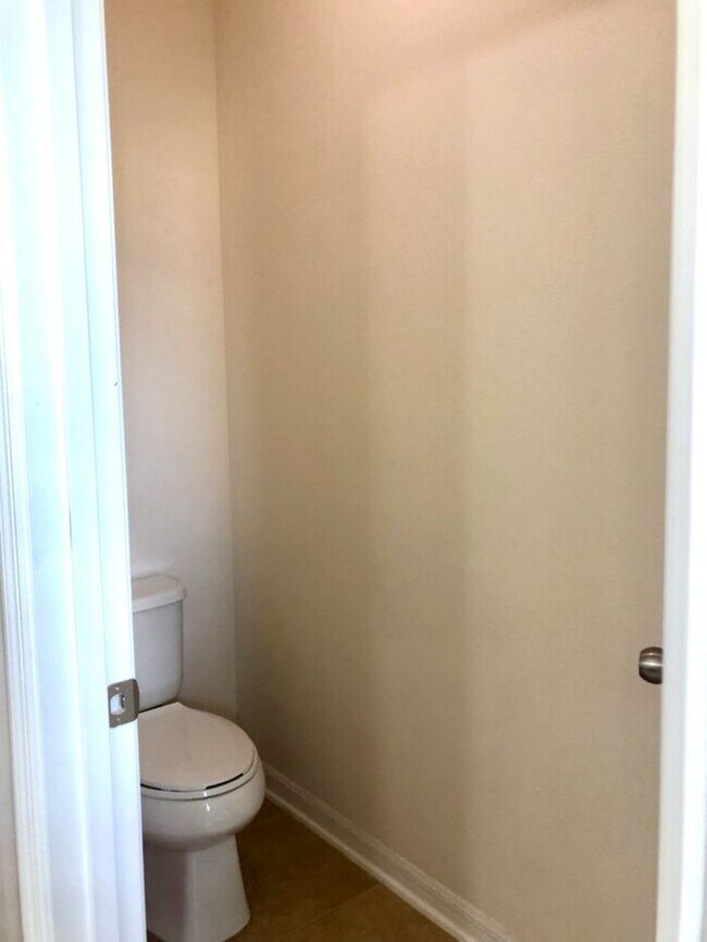 Building Photo - Nice 3/2.5 Two Story Condo in East Orlando!