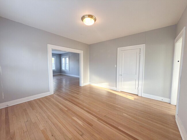 Building Photo - 1410-1412 Kings Highway