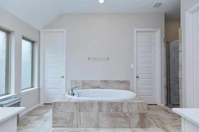 Building Photo - 30103 Aralia Dr