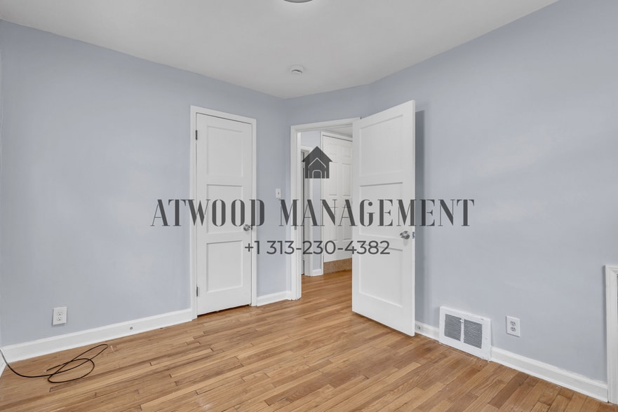 Building Photo - This beautifully updated 3-bedroom, 1-bath single-family home is ready for move-in!