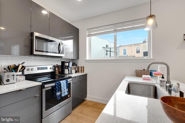 Building Photo - 1341 N Marston St