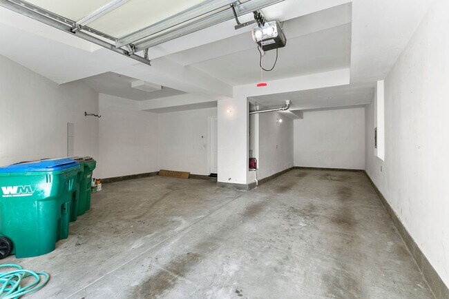 Building Photo - 37 Stepping Stone