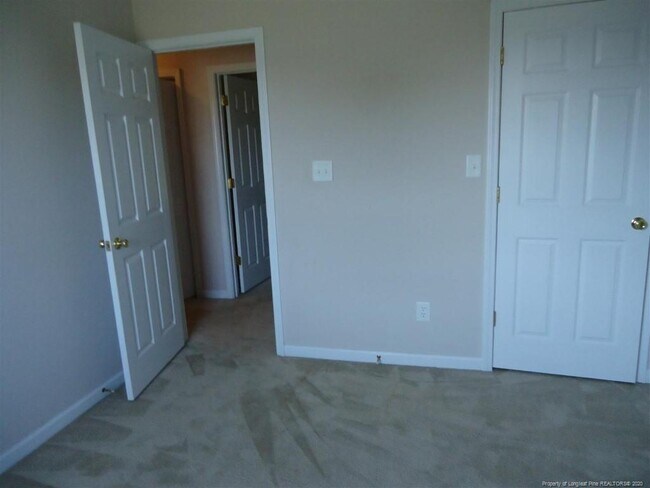 Building Photo - 3694 Pioneer Dr