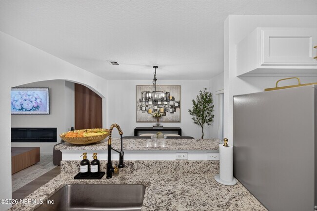 Building Photo - 7038 St Ives Ct