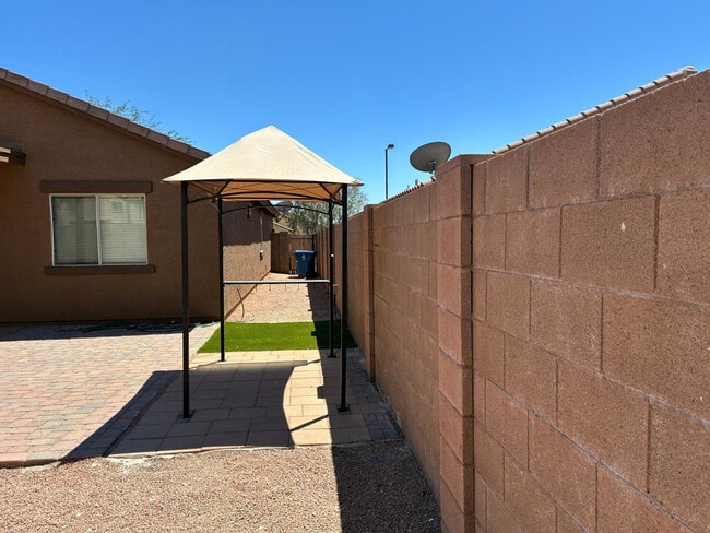 Building Photo - 23826 W Yavapai St