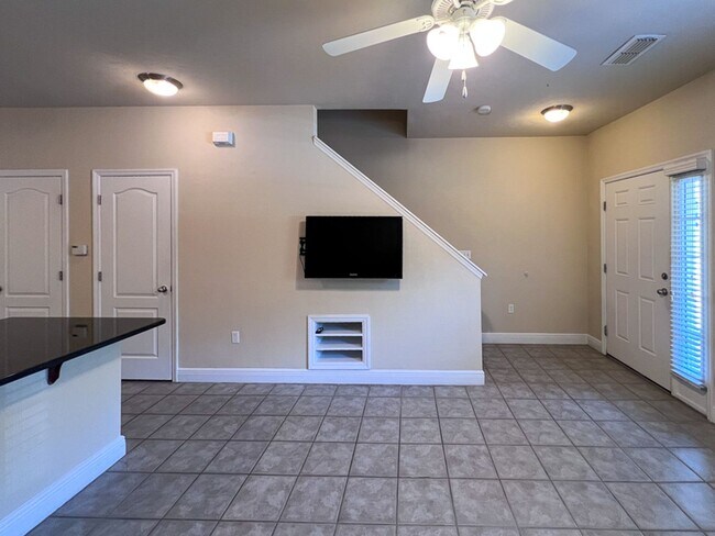 Building Photo - 2972 SW 35th Pl