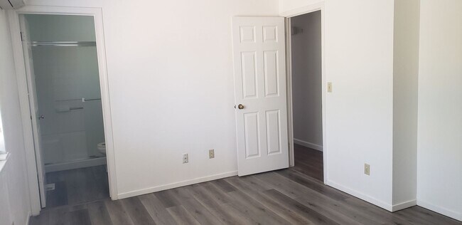 Building Photo - 19080stonegateroad.is4lease.com