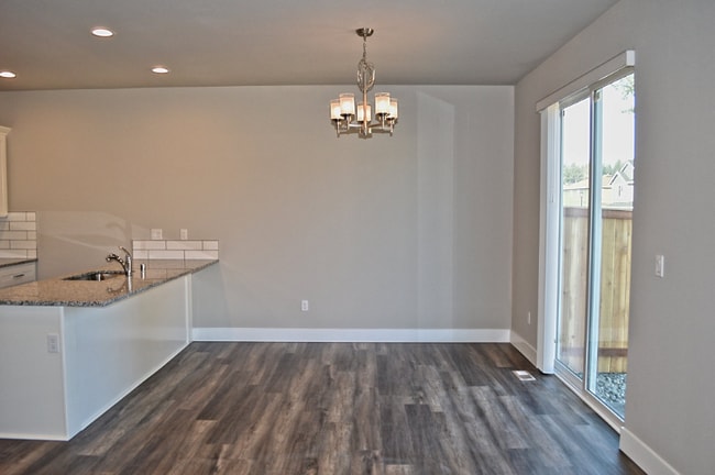 Building Photo - 6918 Delaney Ln NE