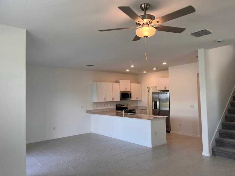 Building Photo - 10326 Lavender Aster Trl