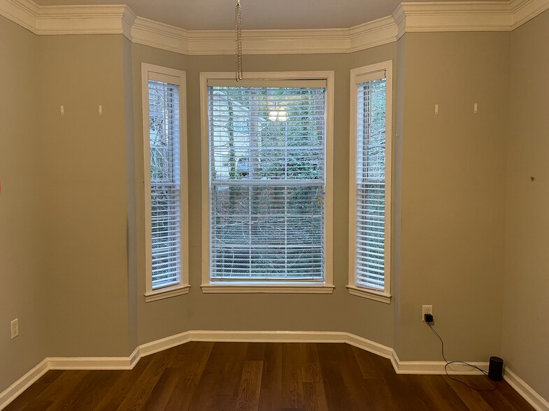 Building Photo - 3208 Westchester Rdg NE