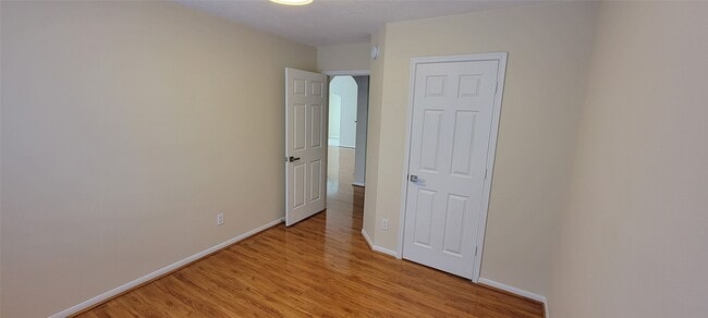 Building Photo - 16306 April Ridge Dr