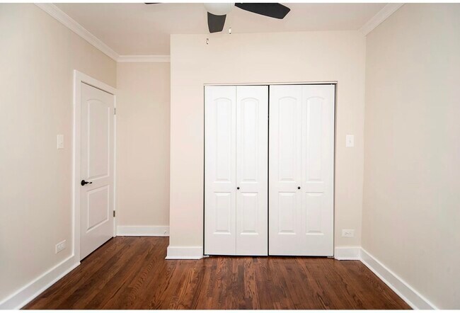 Building Photo - 3815 N Greenview Ave