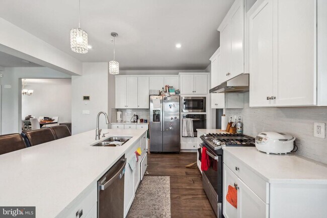 Building Photo - 11281 Wheeler Ridge Dr