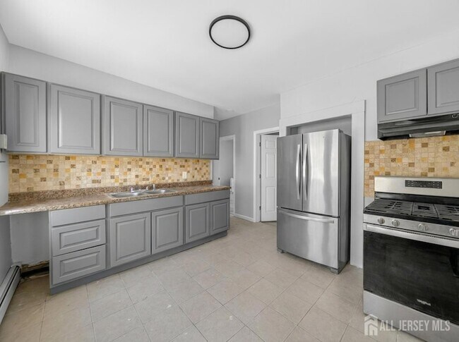 Building Photo - 125 Lowell St