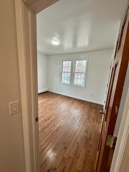 Building Photo - 37 Independence St