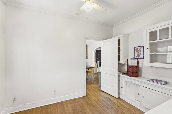Building Photo - 3117 Albans Rd