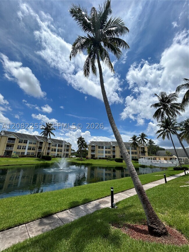 Building Photo - 6324 La Costa Dr