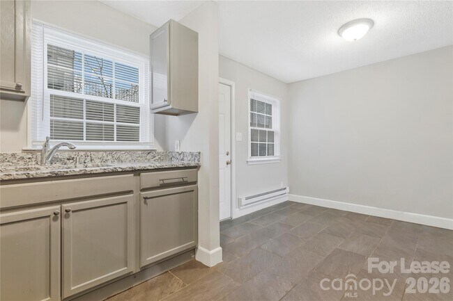 Building Photo - 321 S Gardner Ave