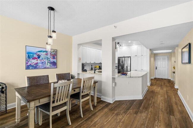 Building Photo - 8000 Sailboat Key Blvd S