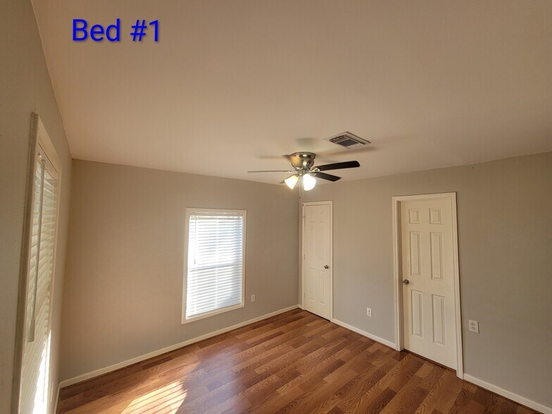 Building Photo - 707 Johnson Ln