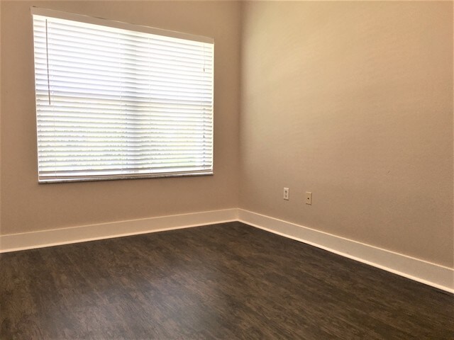 Building Photo - 6405 Oyster Island Cove