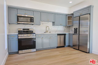 Building Photo - 10801 Kling St