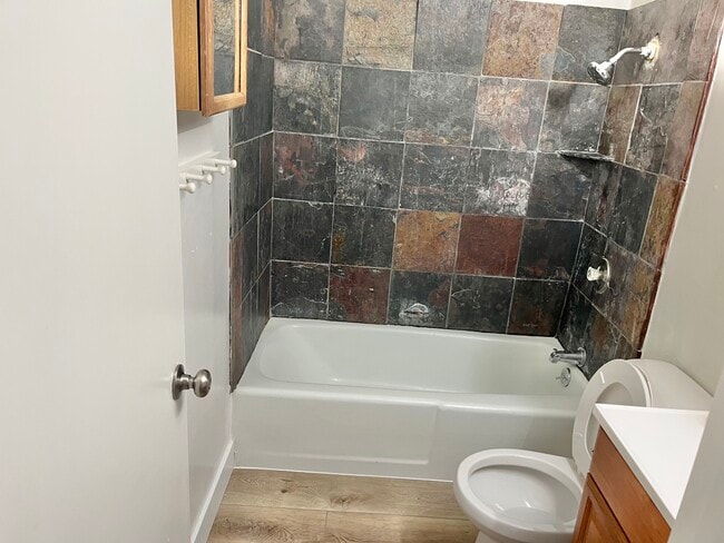Building Photo - 610 S 200 E