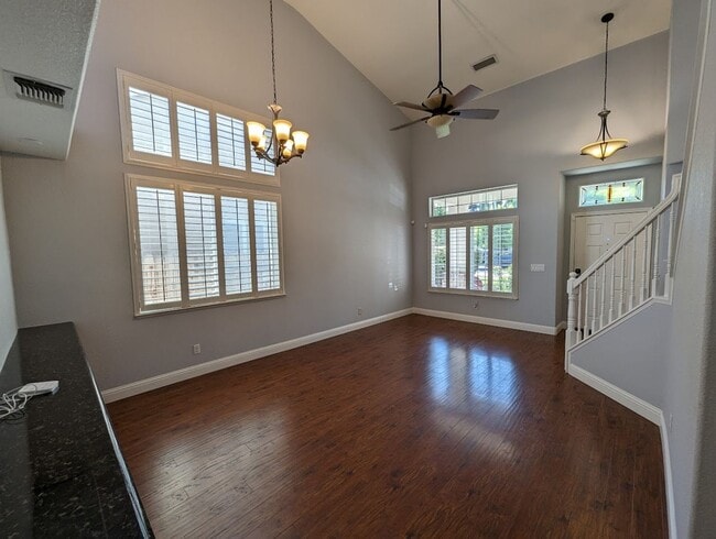 Building Photo - Beautiful 3bed 2.5bath 2 story home located in Rivergate Gated Community