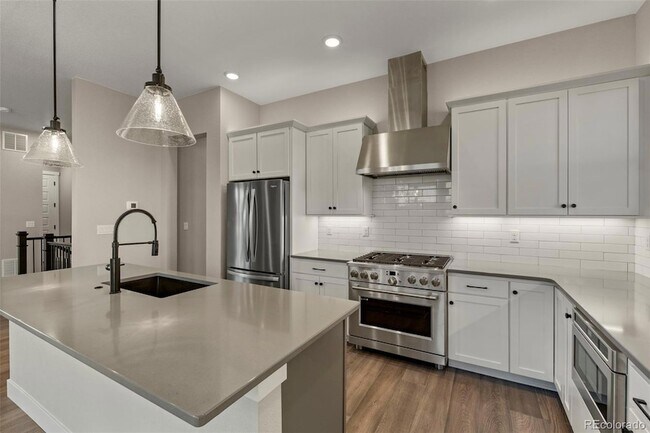 Building Photo - 16349 Bassett Ml Wy