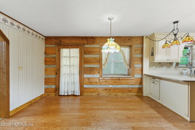Building Photo - 2221 Treasure Point Rd