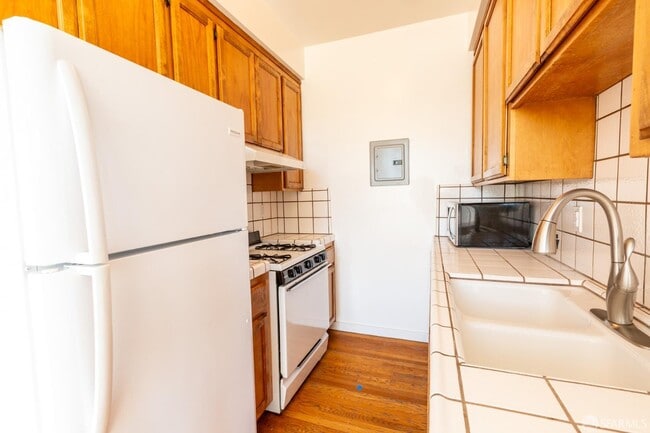 Building Photo - 3033 Franklin St