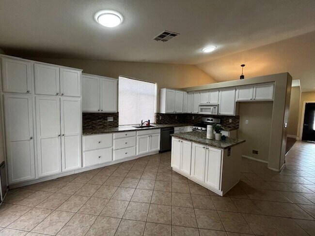 Building Photo - Stylish & Solar-Powered 5-Bed Gem with Vau...