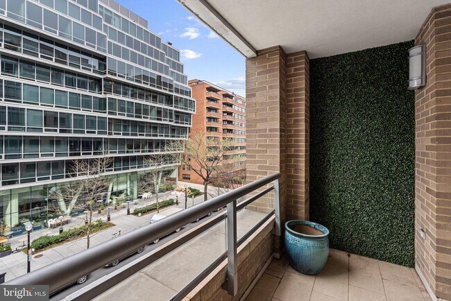 Building Photo - 1111 23rd St NW