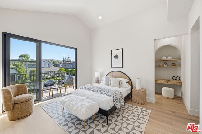 Building Photo - 16643 Addison St