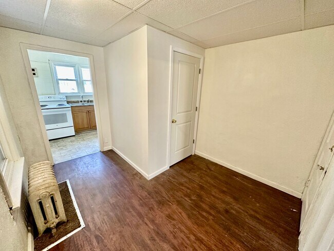 Building Photo - Renovated 4 bedroom, 1.5 bathroom house in South Allentown!