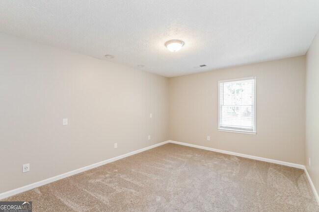 Building Photo - 2871 Quinbery Dr