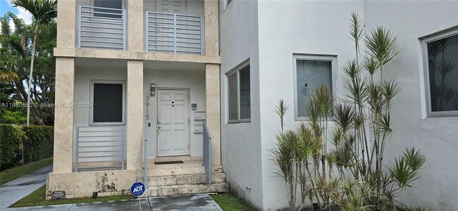 Building Photo - 3915 Ponce de Leon Blvd