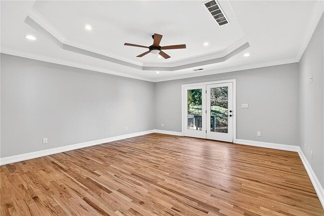 Building Photo - 1319 Chalmette Dr NE