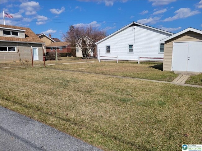 Building Photo - 712 Chestnut St