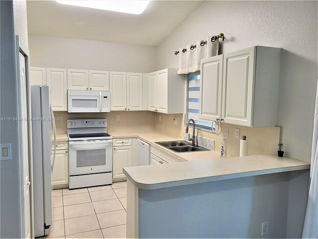 Building Photo - 15429 SW 25th Terrace